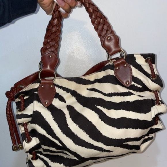 Black and white Michael kors tote - Picture 2 of 4